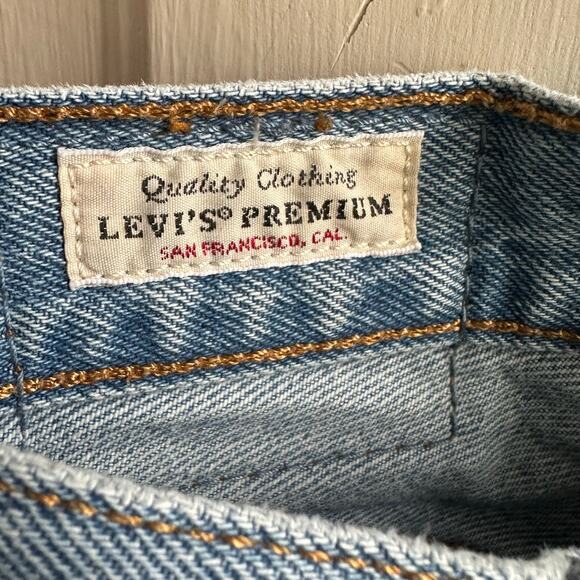 Levi's 501 90s Straight Leg Distressed Jeans Medium Wash - Picture 13 of 13